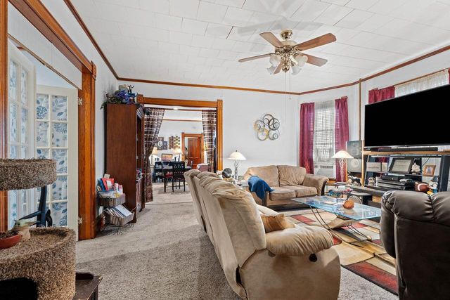 1403 S MAIN STREET, Oshkosh, WI 54902