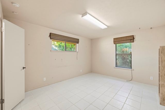 368 Englewood Dr, Kerrville, TX 78028