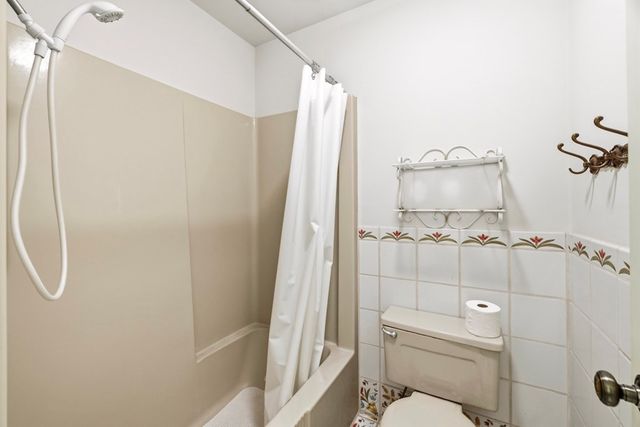 368 Englewood Dr, Kerrville, TX 78028