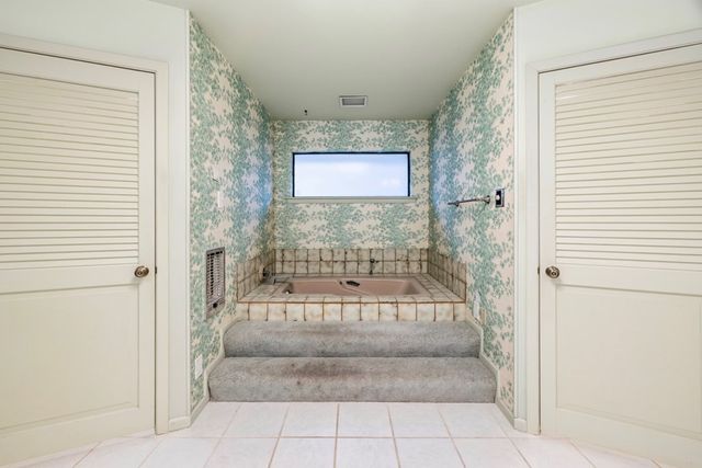 368 Englewood Dr, Kerrville, TX 78028