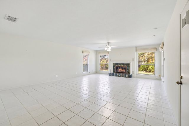 368 Englewood Dr, Kerrville, TX 78028