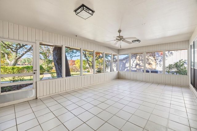 368 Englewood Dr, Kerrville, TX 78028