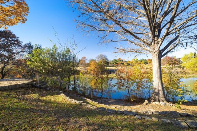 368 Englewood Dr, Kerrville, TX 78028