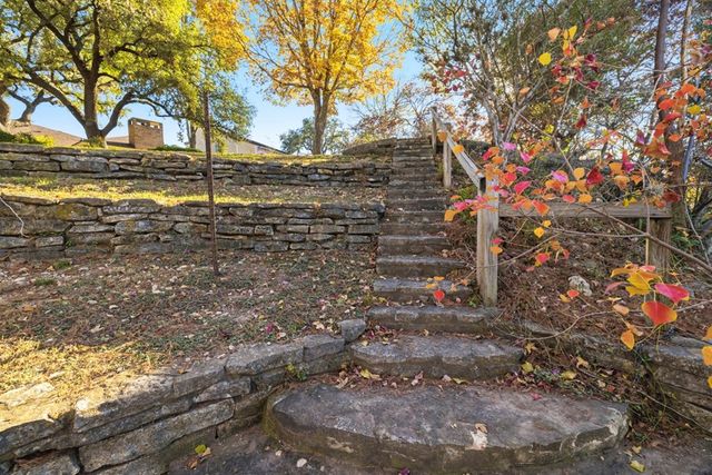 368 Englewood Dr, Kerrville, TX 78028