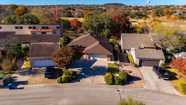 368 Englewood Dr, Kerrville, TX 78028