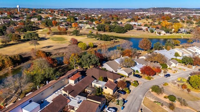 368 Englewood Dr, Kerrville, TX 78028