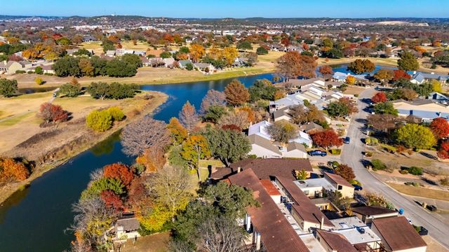 368 Englewood Dr, Kerrville, TX 78028