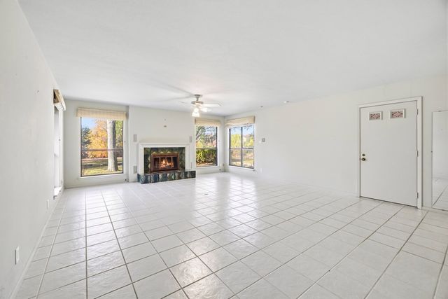 368 Englewood Dr, Kerrville, TX 78028