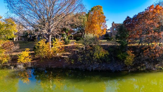 368 Englewood Dr, Kerrville, TX 78028