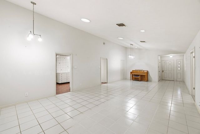 368 Englewood Dr, Kerrville, TX 78028