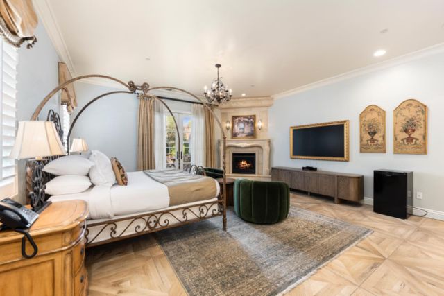 1210 Arden Hills Ln, Sacramento, CA 95864