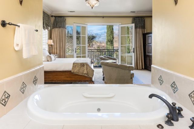 1210 Arden Hills Ln, Sacramento, CA 95864