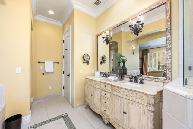 1210 Arden Hills Ln, Sacramento, CA 95864