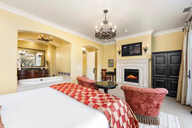 1210 Arden Hills Ln, Sacramento, CA 95864