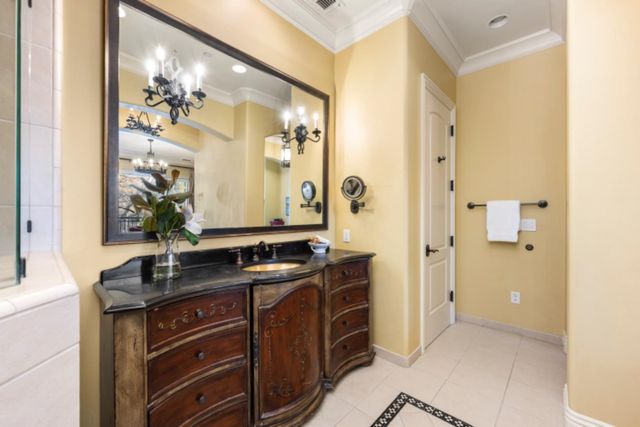 1210 Arden Hills Ln, Sacramento, CA 95864