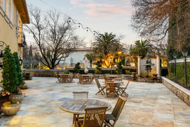 1210 Arden Hills Ln, Sacramento, CA 95864