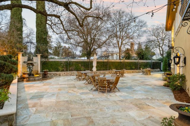 1210 Arden Hills Ln, Sacramento, CA 95864