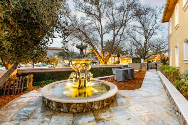 1210 Arden Hills Ln, Sacramento, CA 95864