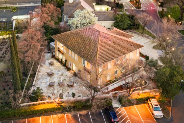 1210 Arden Hills Ln, Sacramento, CA 95864