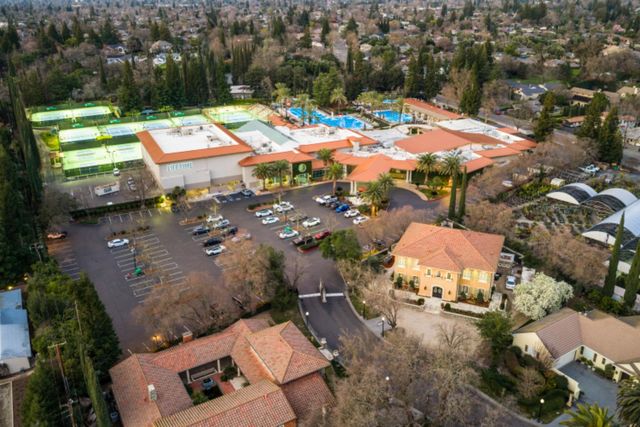 1210 Arden Hills Ln, Sacramento, CA 95864