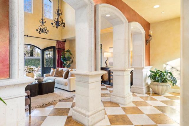 1210 Arden Hills Ln, Sacramento, CA 95864