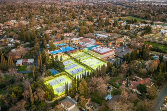 1210 Arden Hills Ln, Sacramento, CA 95864