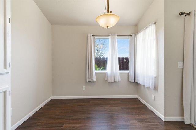 196 Sparrow Dr, Galt, CA 95632