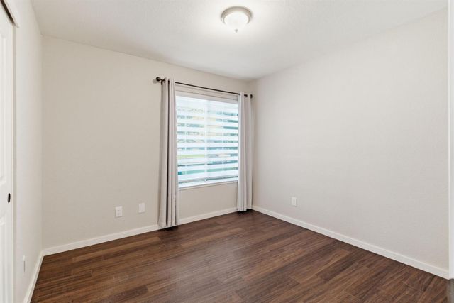 196 Sparrow Dr, Galt, CA 95632