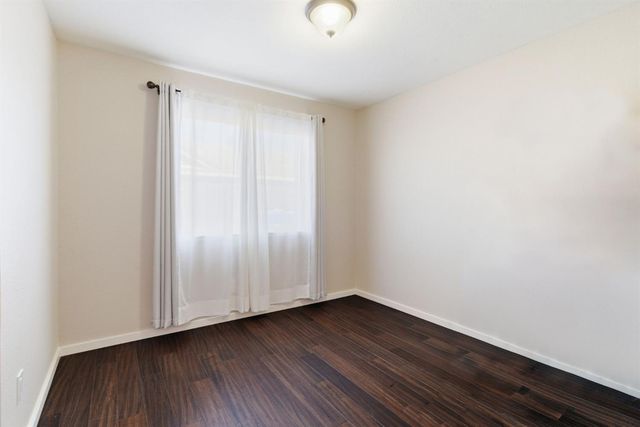 196 Sparrow Dr, Galt, CA 95632