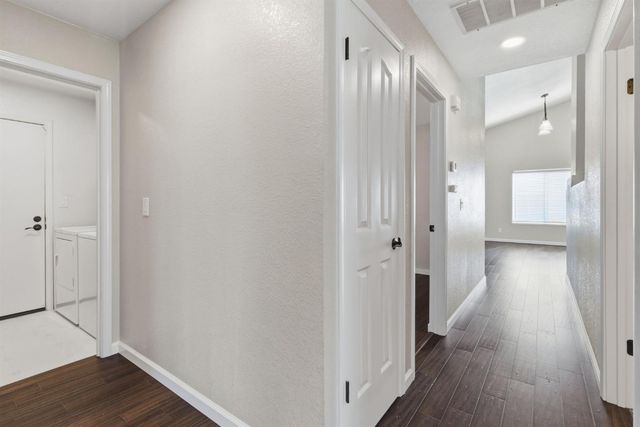 196 Sparrow Dr, Galt, CA 95632