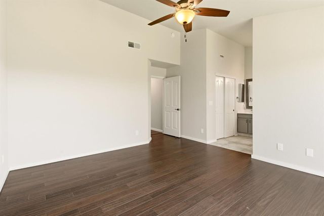 196 Sparrow Dr, Galt, CA 95632