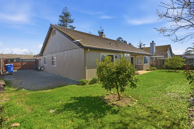 196 Sparrow Dr, Galt, CA 95632