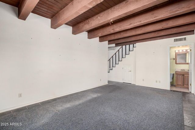 40404 N NEW RIVER Road, Phoenix, AZ 85086