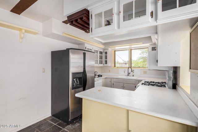 40404 N NEW RIVER Road, Phoenix, AZ 85086