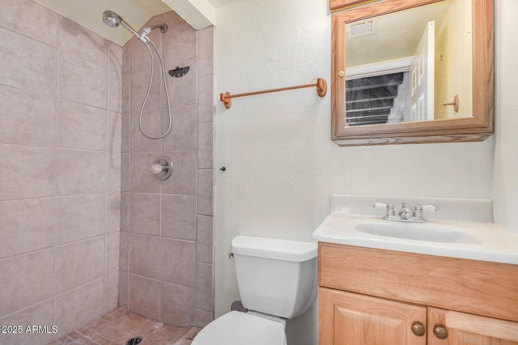 40404 N NEW RIVER Road, Phoenix, AZ 85086