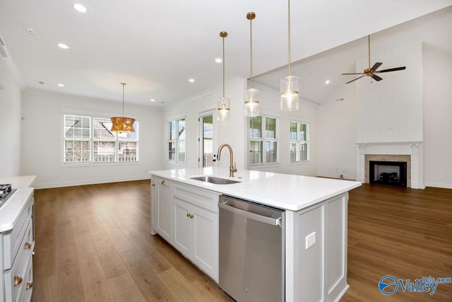 8322 Grayback Boulevard, Owens Cross Roads, AL 35763