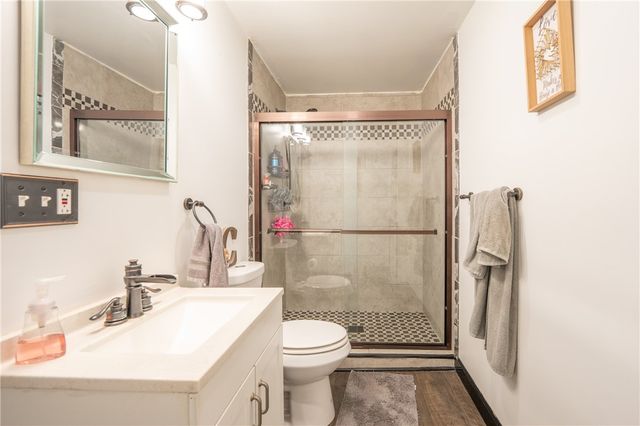 11 School St, Scottdale, PA 15683