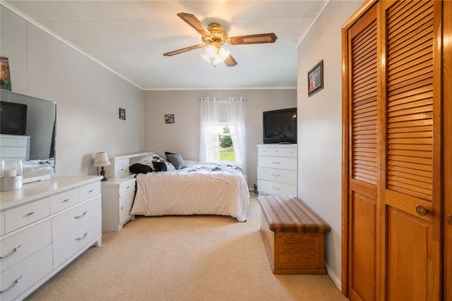 11 School St, Scottdale, PA 15683