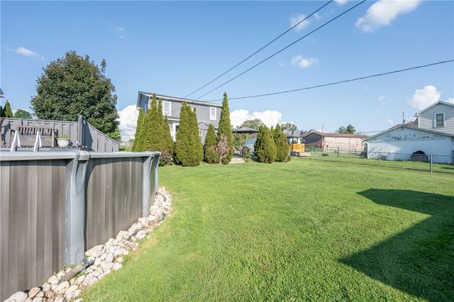 11 School St, Scottdale, PA 15683