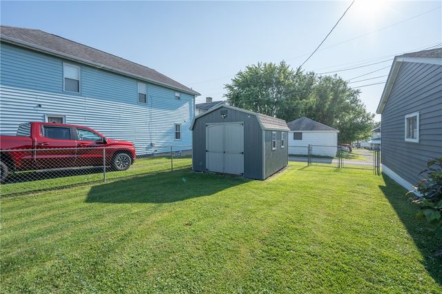 11 School St, Scottdale, PA 15683