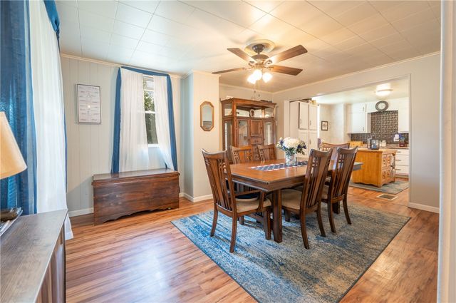 11 School St, Scottdale, PA 15683