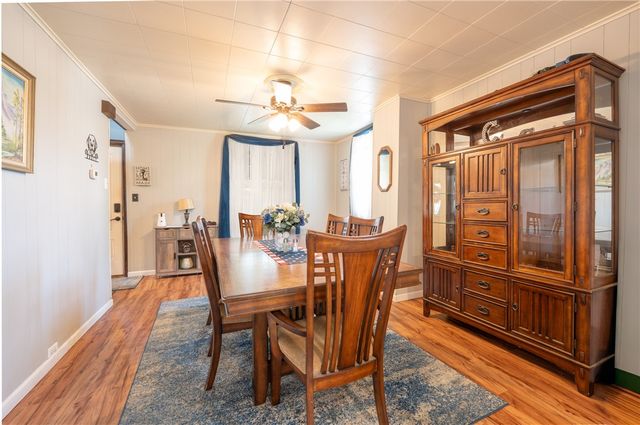 11 School St, Scottdale, PA 15683