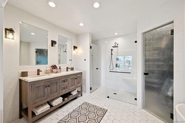 802 Bonita Dr, Vista, CA 92083