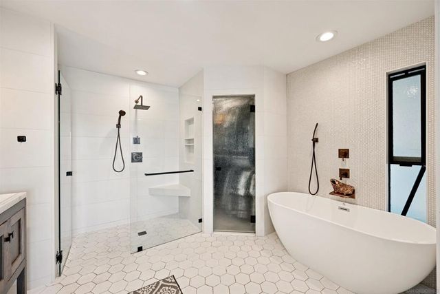 802 Bonita Dr, Vista, CA 92083