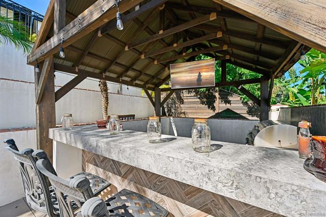 802 Bonita Dr, Vista, CA 92083