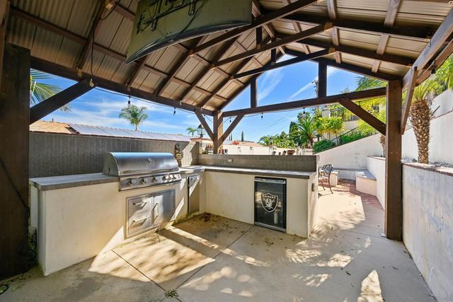 802 Bonita Dr, Vista, CA 92083