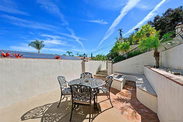 802 Bonita Dr, Vista, CA 92083