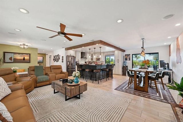 802 Bonita Dr, Vista, CA 92083