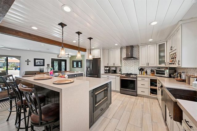 802 Bonita Dr, Vista, CA 92083