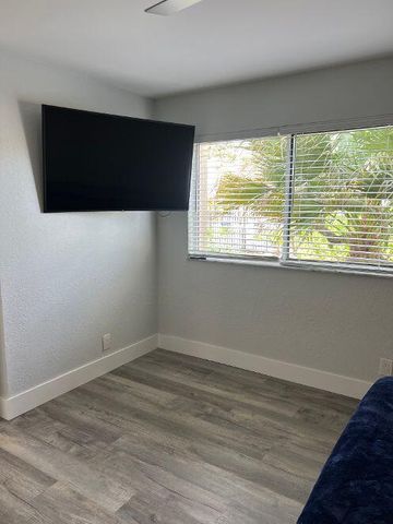 3470 N Pinewalk Drive Drive N 217, Margate, FL 33063